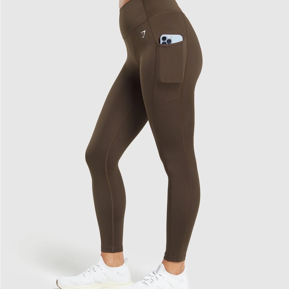 High-Waist Pocket Leggings in Dark Brown - Women's Activewear